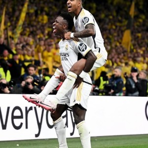 开云在线-双料队友，维尼修斯祝福罗德里戈：我们都在等你归来